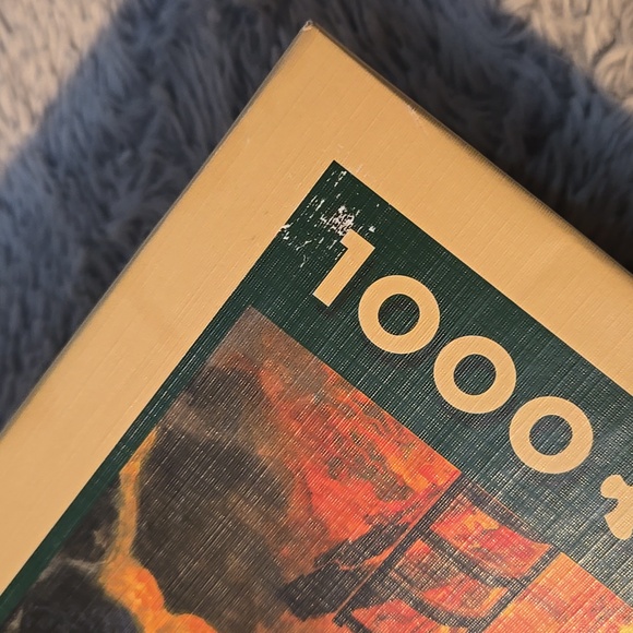 Cobble Hill Santa's Playtime With Cute Puppies 1000 Piece Puzzle - Picture 5 of 5